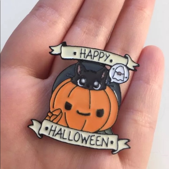 Halloween  Pumpkin Enamel Pin - Picture 3 of 4